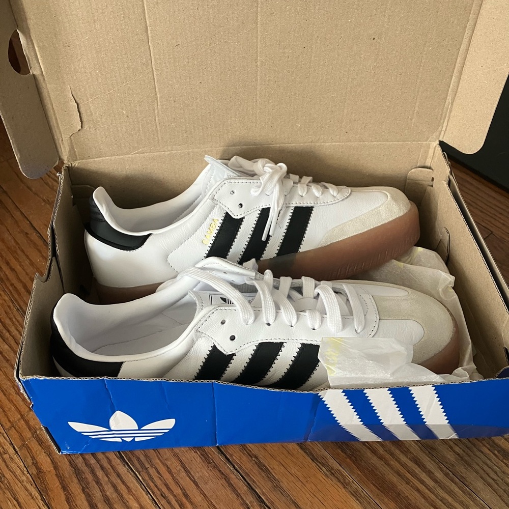 NEw Adidas SAMBA White and Black Sneakers with Gum Sole - NEVER WORN